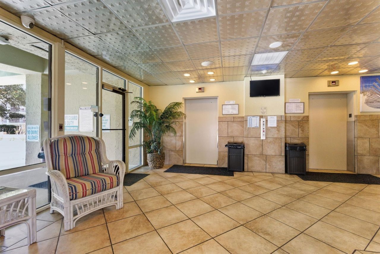 210 75th Ave. N  Photo 9