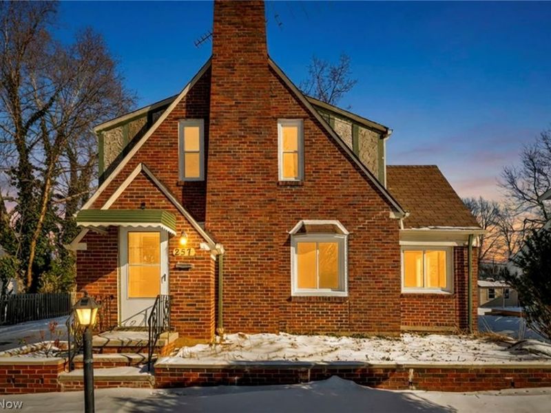 257 E 270th Street, Euclid, OH 44132 Photo 2