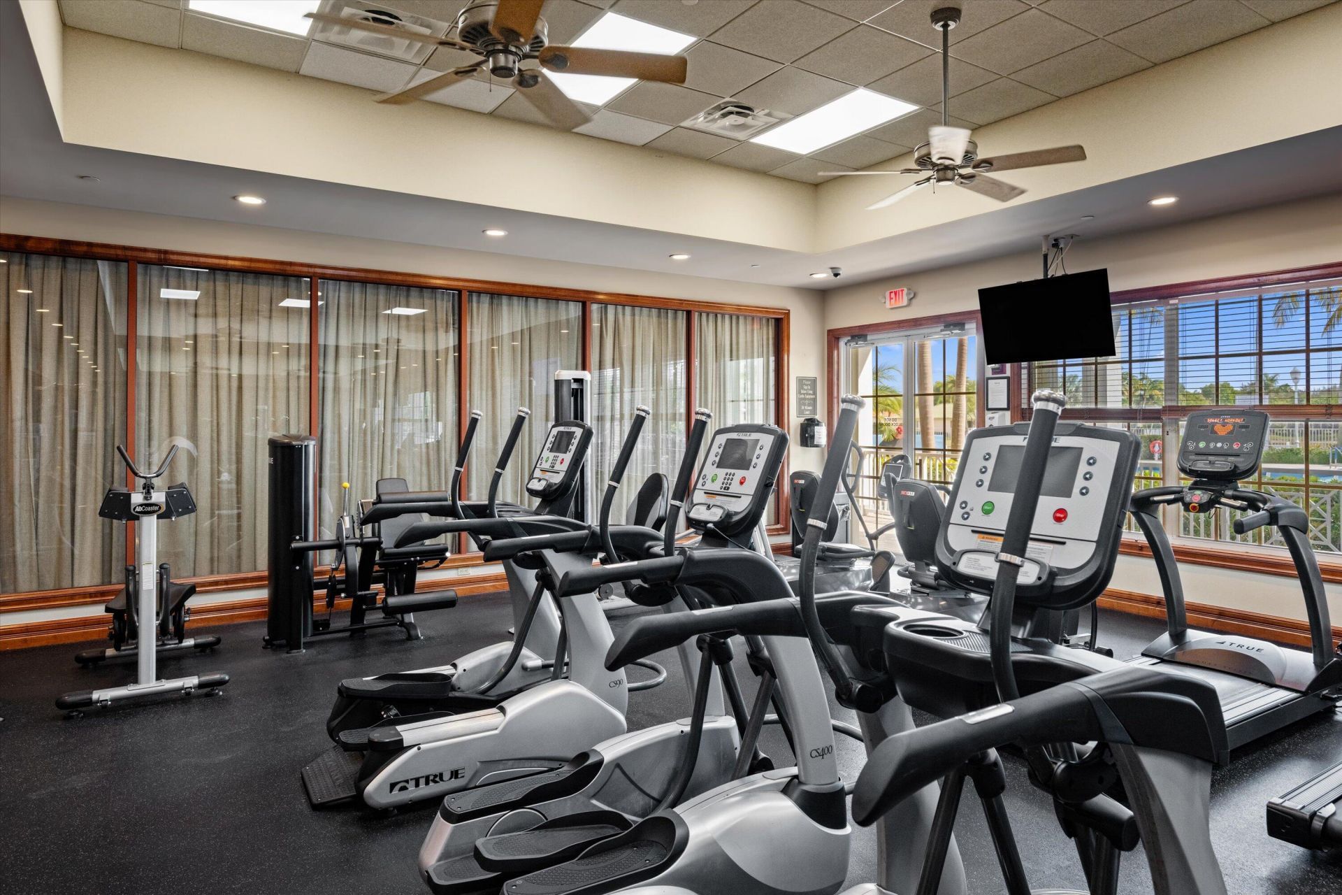 9078 Bay Point Circle, West Palm Beach, FL 33411 Photo