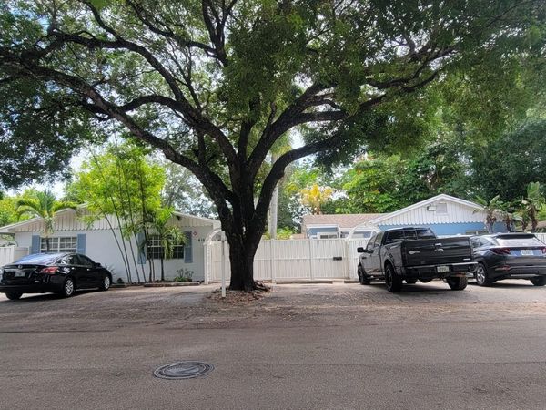 618 SW 14th Terrace, Unit 5, Fort Lauderdale, FL 33312