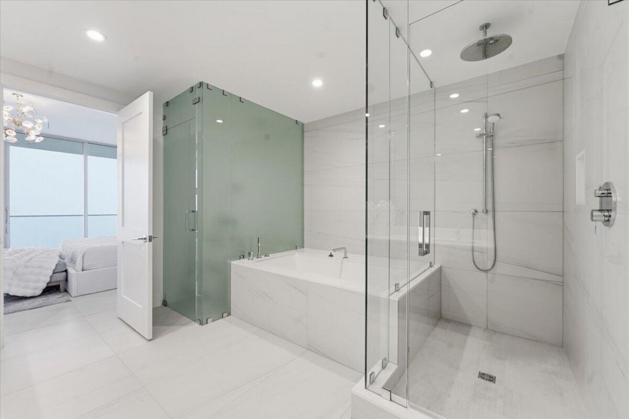 151 N Seabreeze Boulevard, Unit 2204 E, Fort Lauderdale, FL 33304 Photo