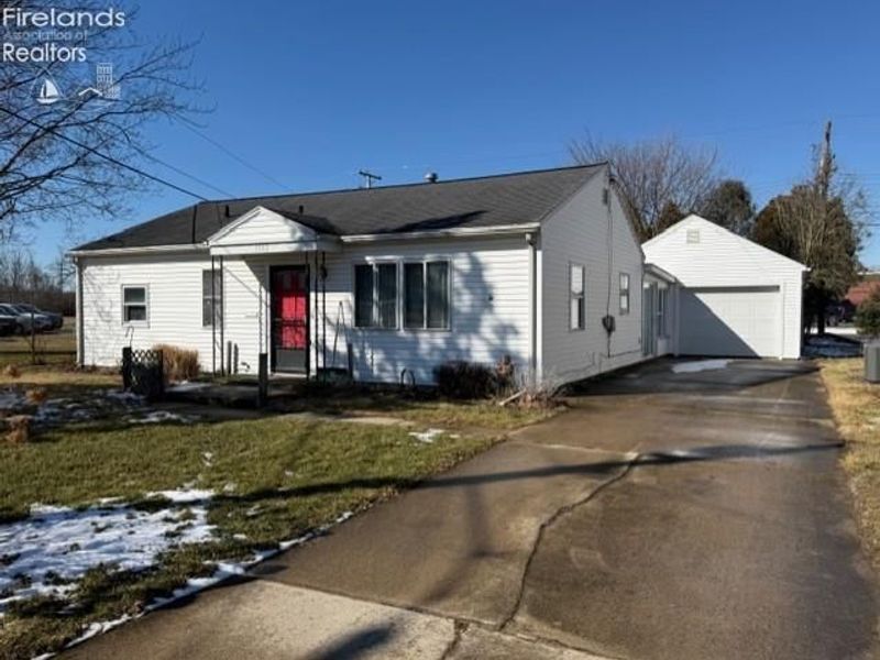 1302 Fleetwood Drive, Fremont, OH 43420 Photo 1