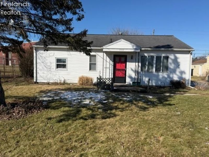 1302 Fleetwood Drive, Fremont, OH 43420 Photo 2