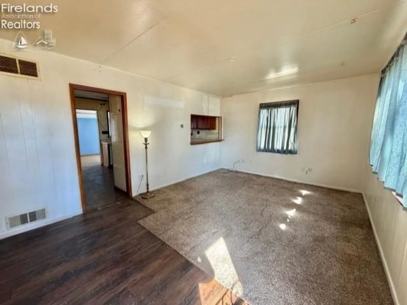 1302 Fleetwood Drive, Fremont, OH 43420 Photo 3