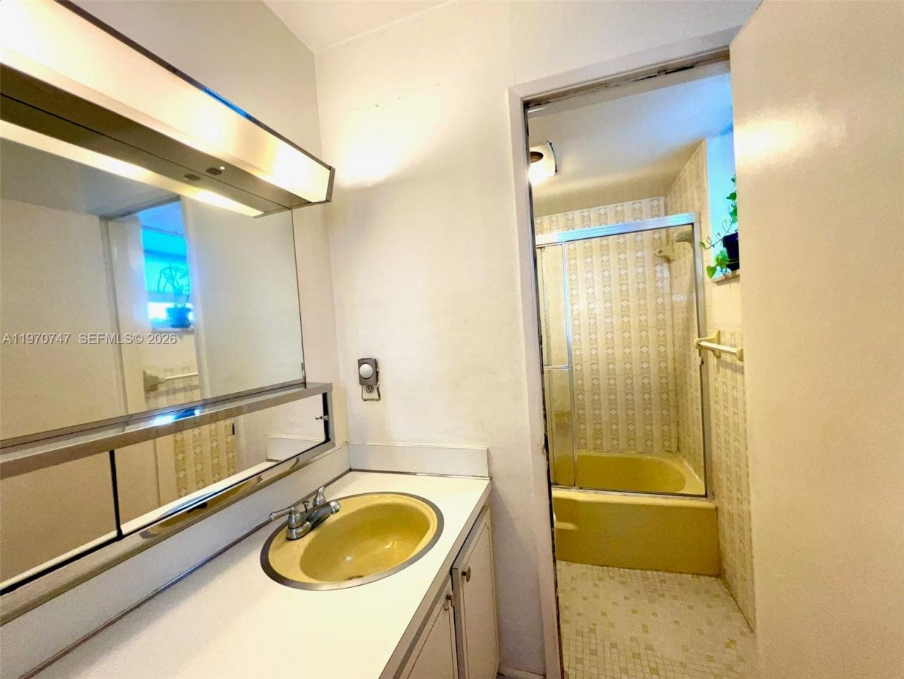 1658 Bay Rd , Unit 203, Miami Beach, FL 33139 Photo