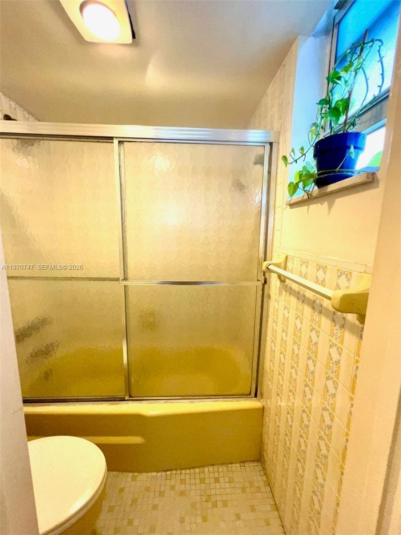 1658 Bay Rd , Unit 203, Miami Beach, FL 33139 Photo