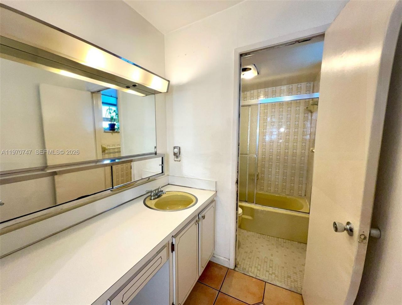 1658 Bay Rd , Unit 203, Miami Beach, FL 33139 Photo