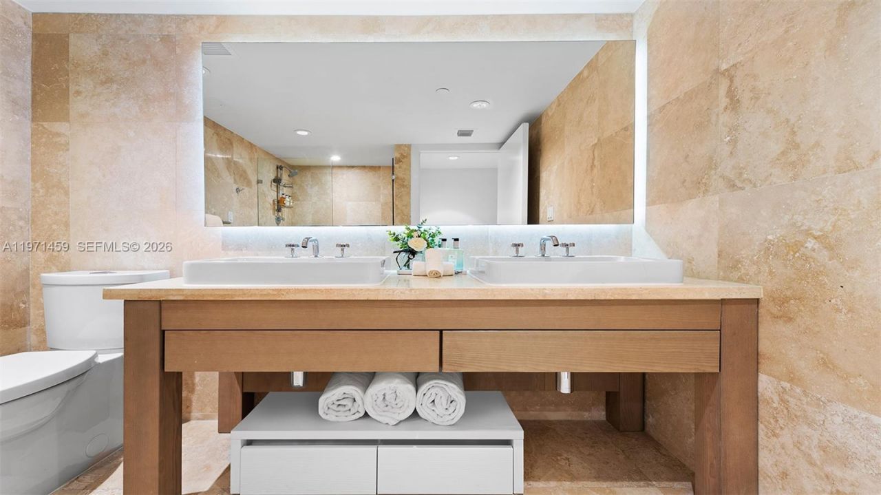 102 24th St, Unit 904, Miami Beach, FL 33139 Photo