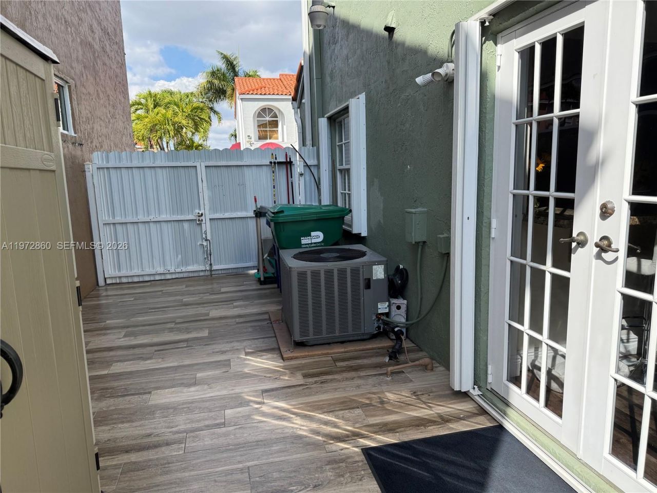 8648 NW 1st Ln, Miami, FL 33126 Photo