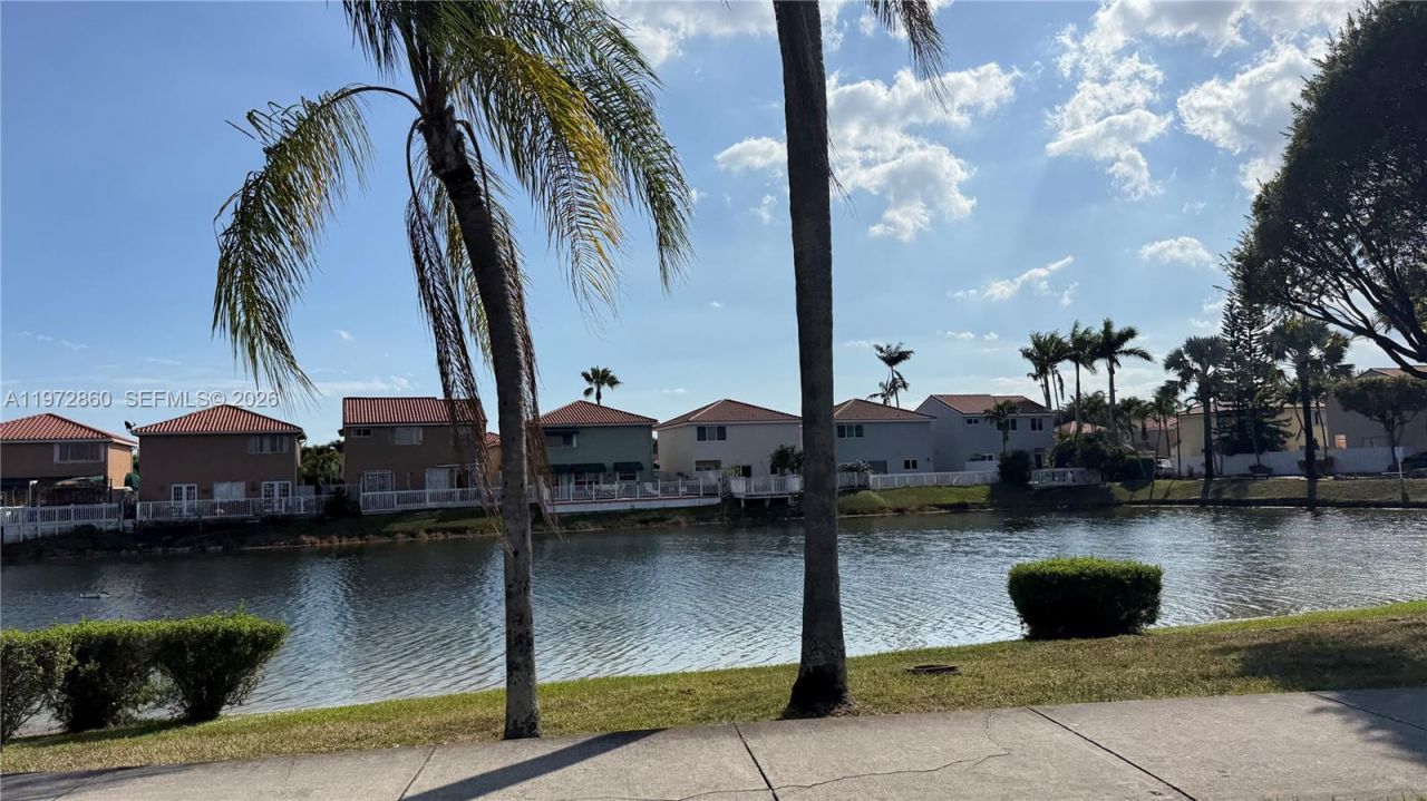 8648 NW 1st Ln, Miami, FL 33126 Photo