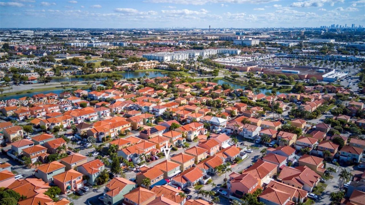 8648 NW 1st Ln, Miami, FL 33126 Photo