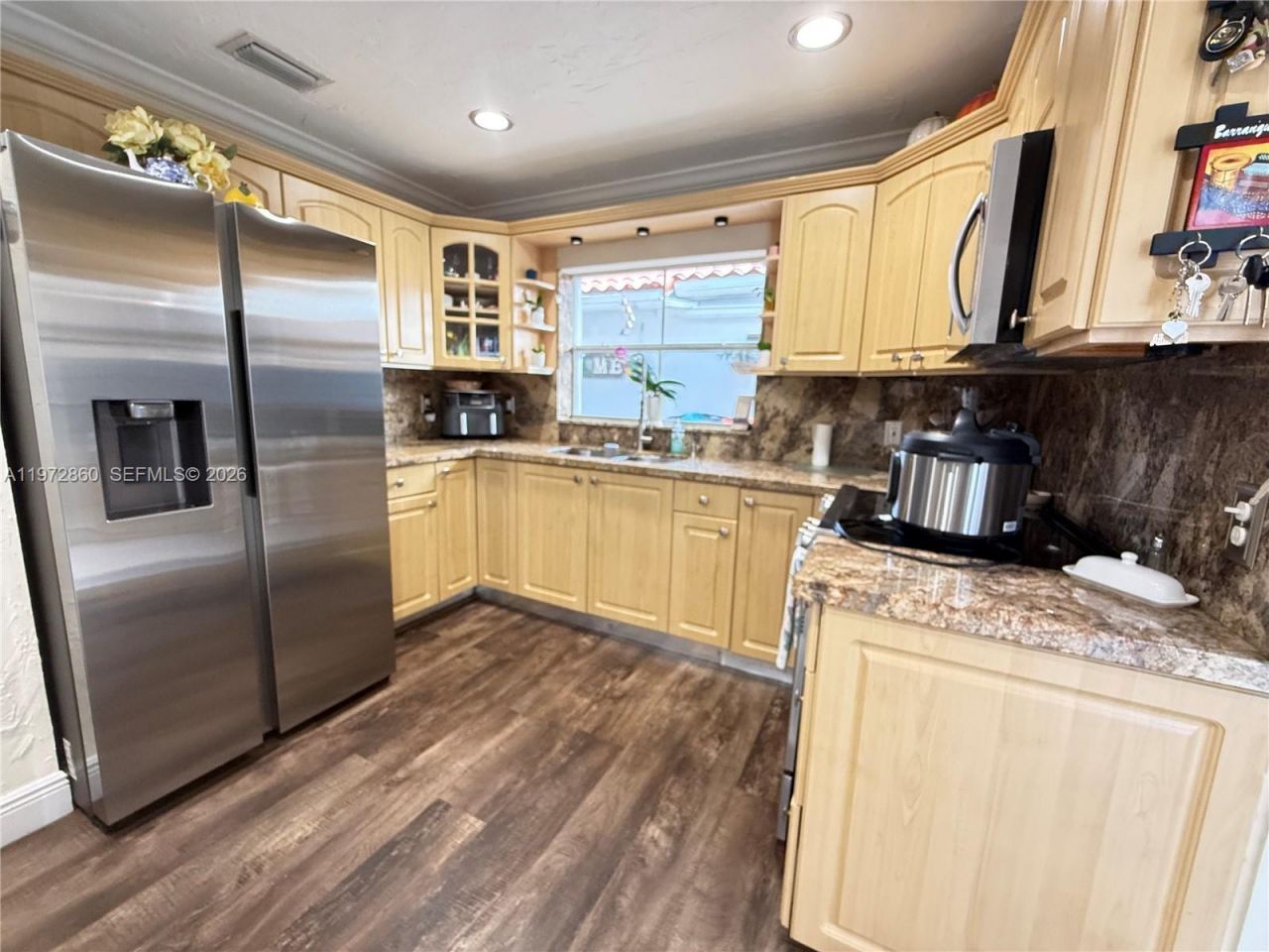 8648 NW 1st Ln, Miami, FL 33126 Photo