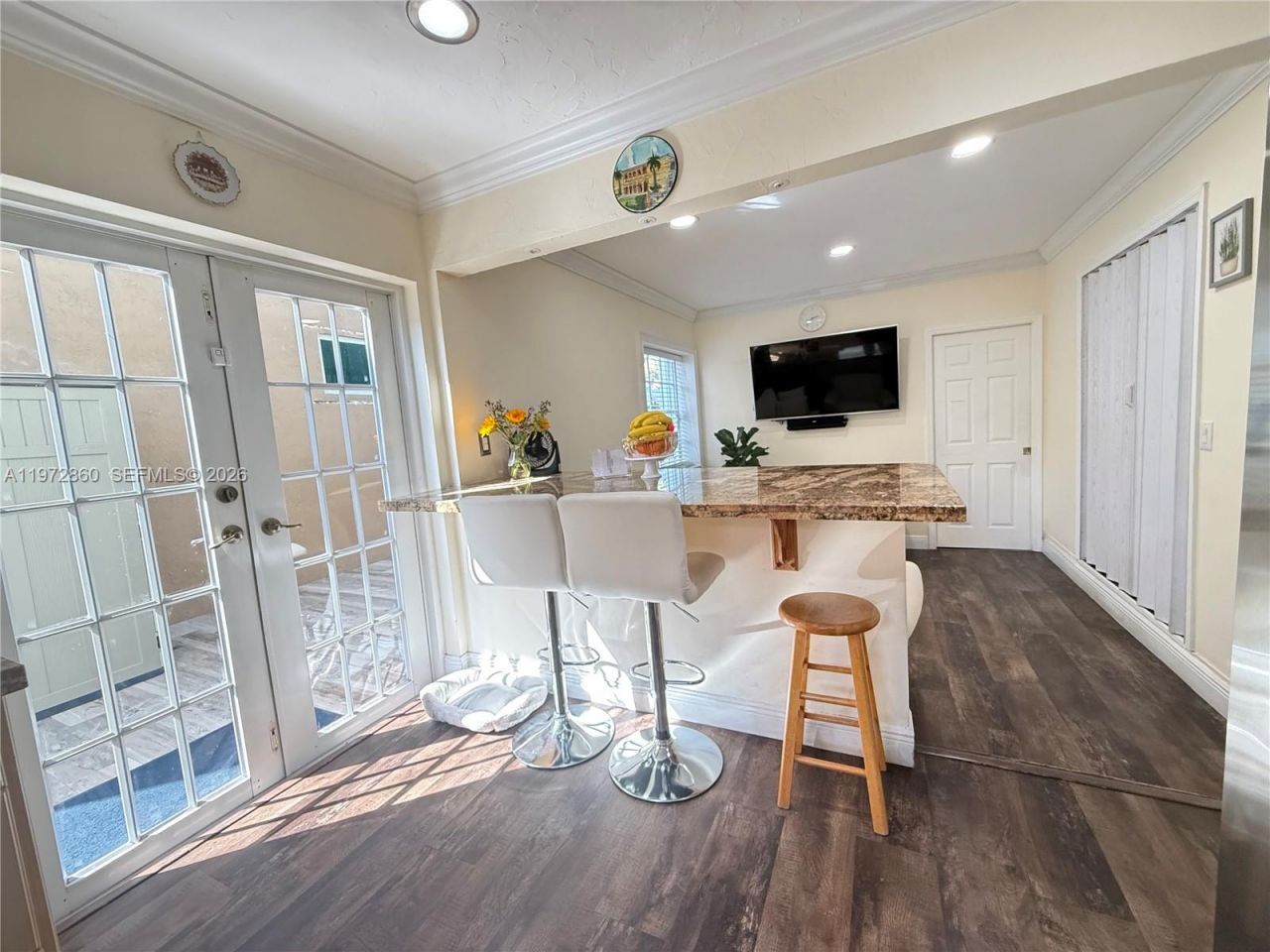 8648 NW 1st Ln, Miami, FL 33126 Photo