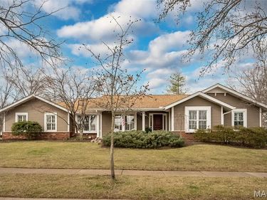 14569 Crossway Court, Chesterfield, MO 63017