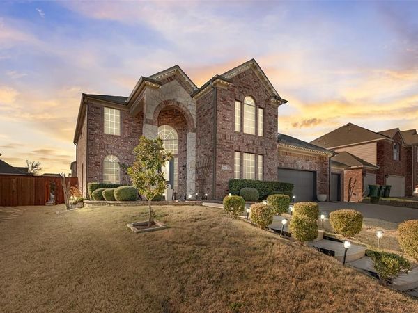 723 Creekstone Drive, Cedar Hill, TX 75104