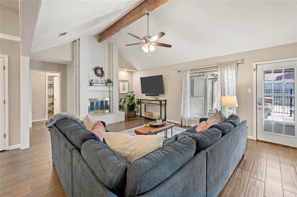 412 Elisha Drive, Bedford, TX 76021 Main Photo