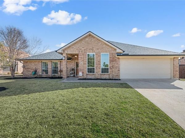 412 Elisha Drive, Bedford, TX 76021