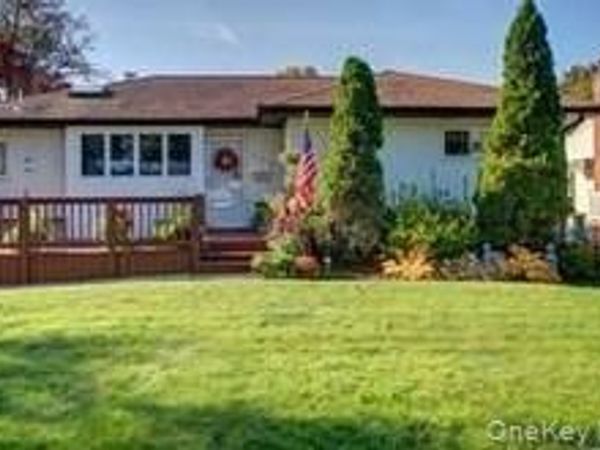486 Poplar Lane , East Meadow, NY 11554