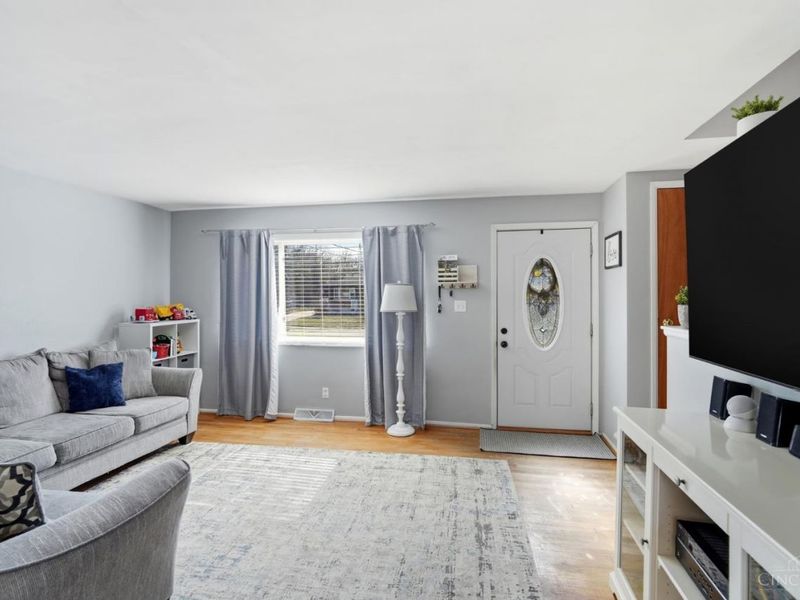 10514 Thornview Drive, Sharonville, OH 45241 Photo 4