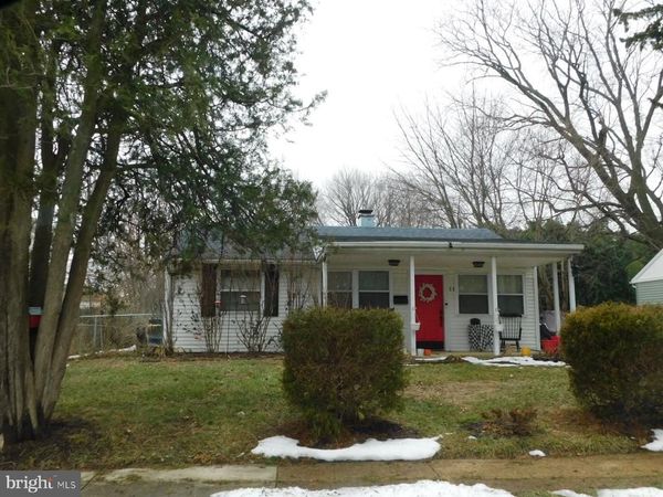 11 CASTLE HILL DRIVE , NEW CASTLE, DE 19720