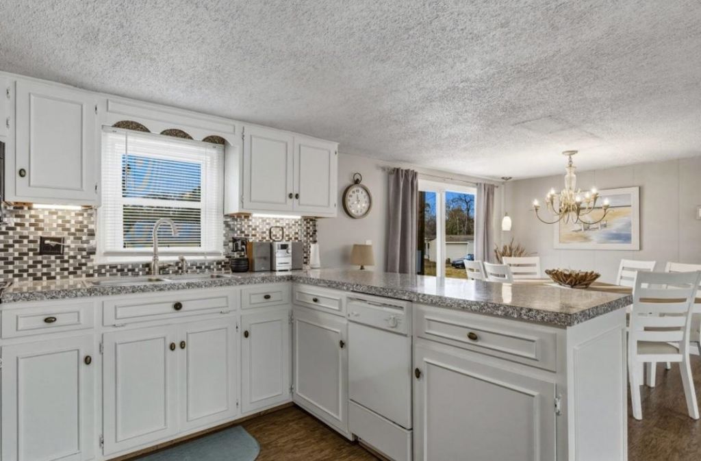 907 Horne Ave.  Photo 11