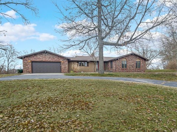 6955 Briergate Court, DeMotte, IN 46310