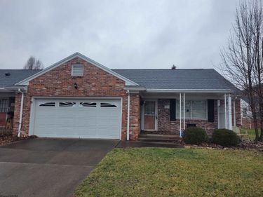 619 Deerfield Drive, Bridgeport, WV 26330