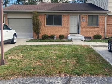 3700 Old Creek, Troy, MI 48084