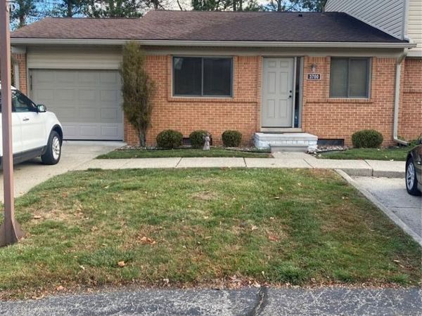 3700 Old Creek, Troy, MI 48084