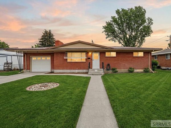 385 Shelley Avenue, SHELLEY, ID 83274