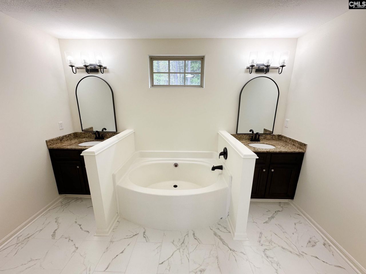 393 Blythe Creek Drive  Photo 12