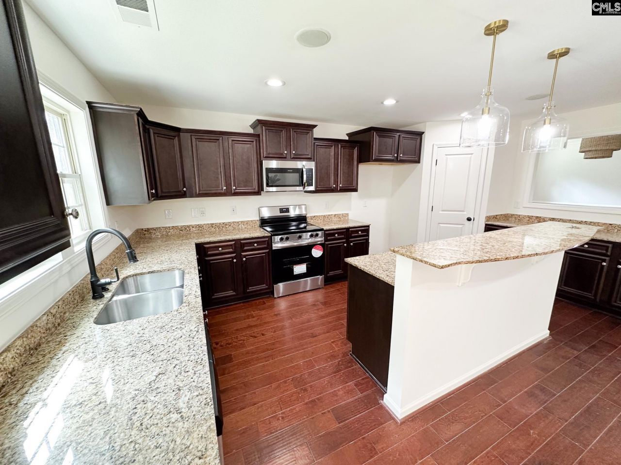 393 Blythe Creek Drive  Photo 4