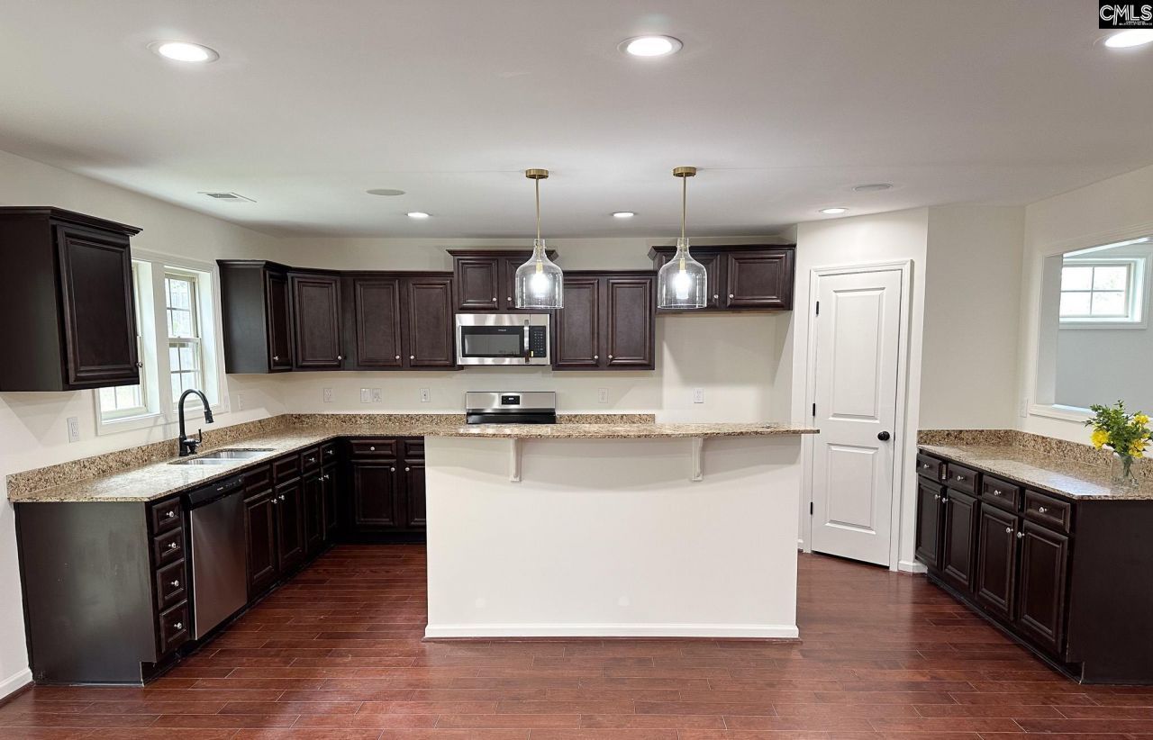 393 Blythe Creek Drive  Photo 5