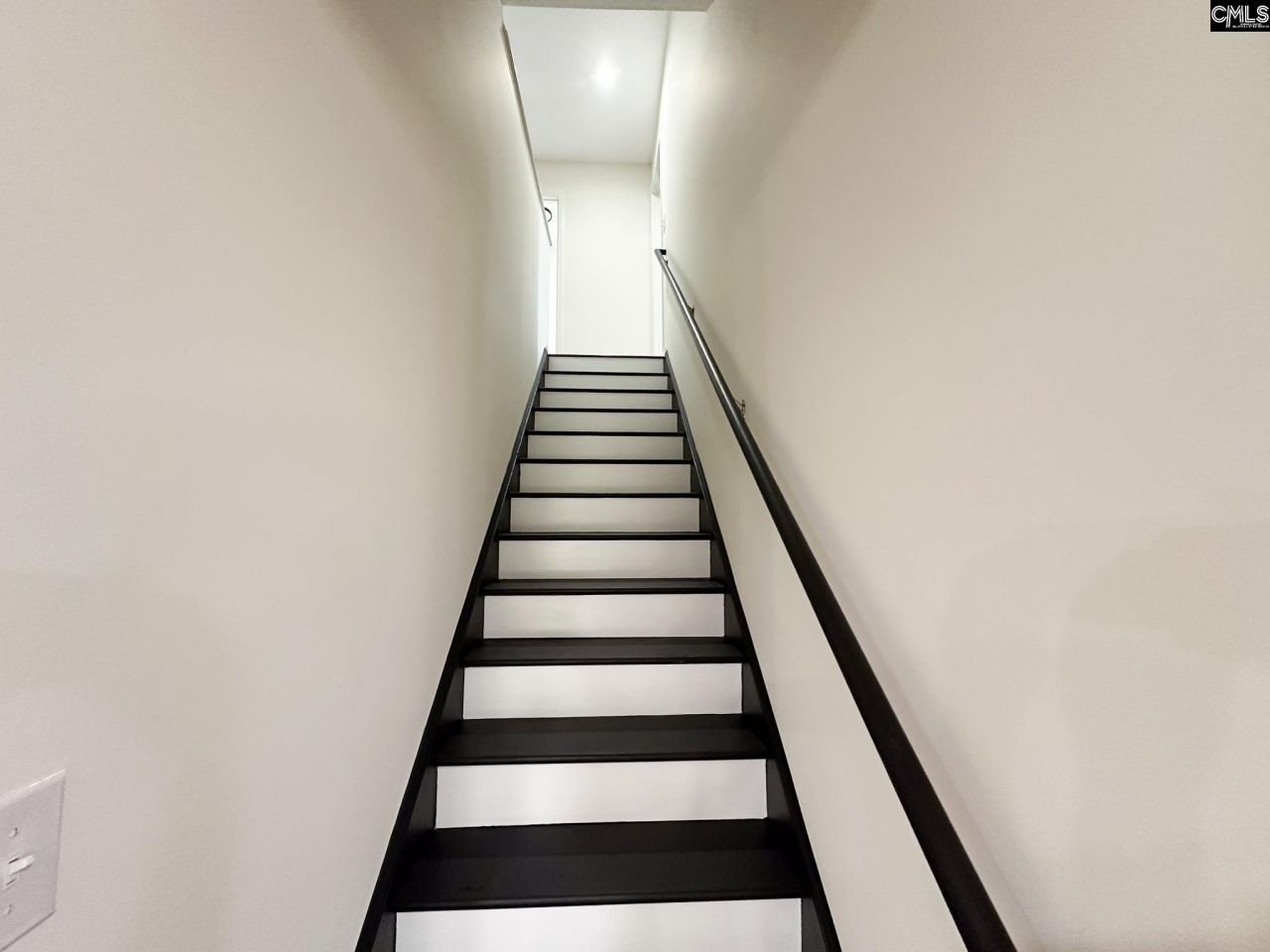 393 Blythe Creek Drive  Photo 8