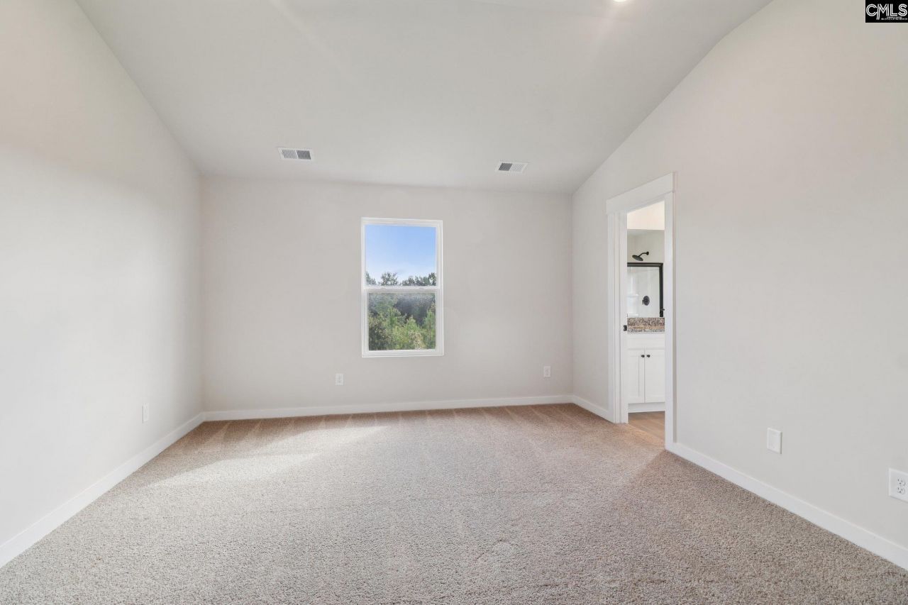 102 Sundew Road  Photo 9