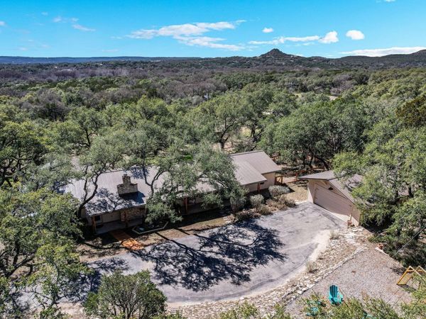 200 W Meadow LN, Wimberley, TX 78676