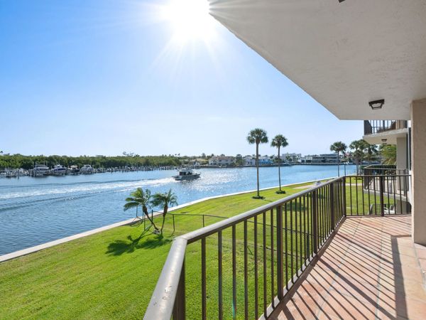 899 Jeffery Street, Unit 214, Boca Raton, FL 33487