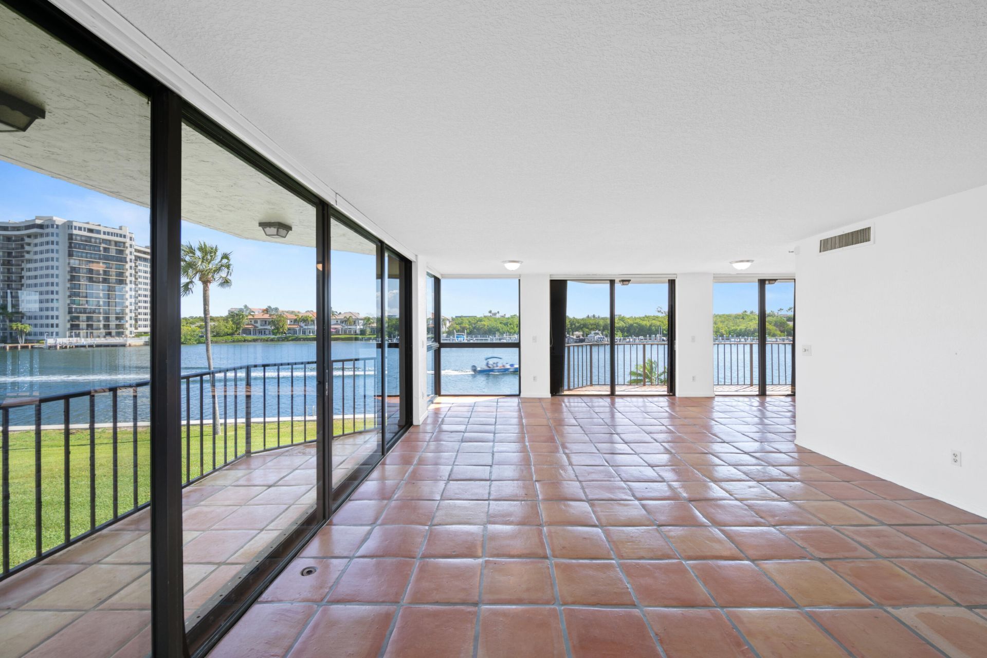 899 Jeffery Street, Unit 214, Boca Raton, FL 33487 Photo