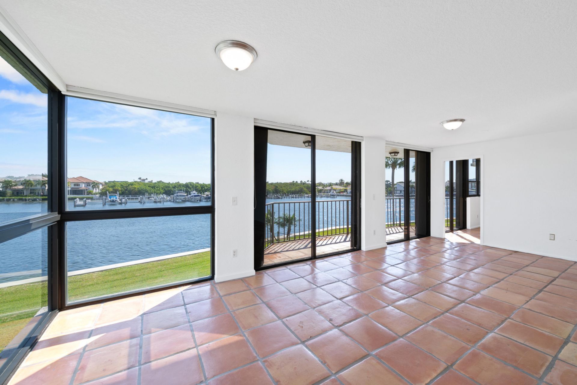 899 Jeffery Street, Unit 214, Boca Raton, FL 33487 Photo