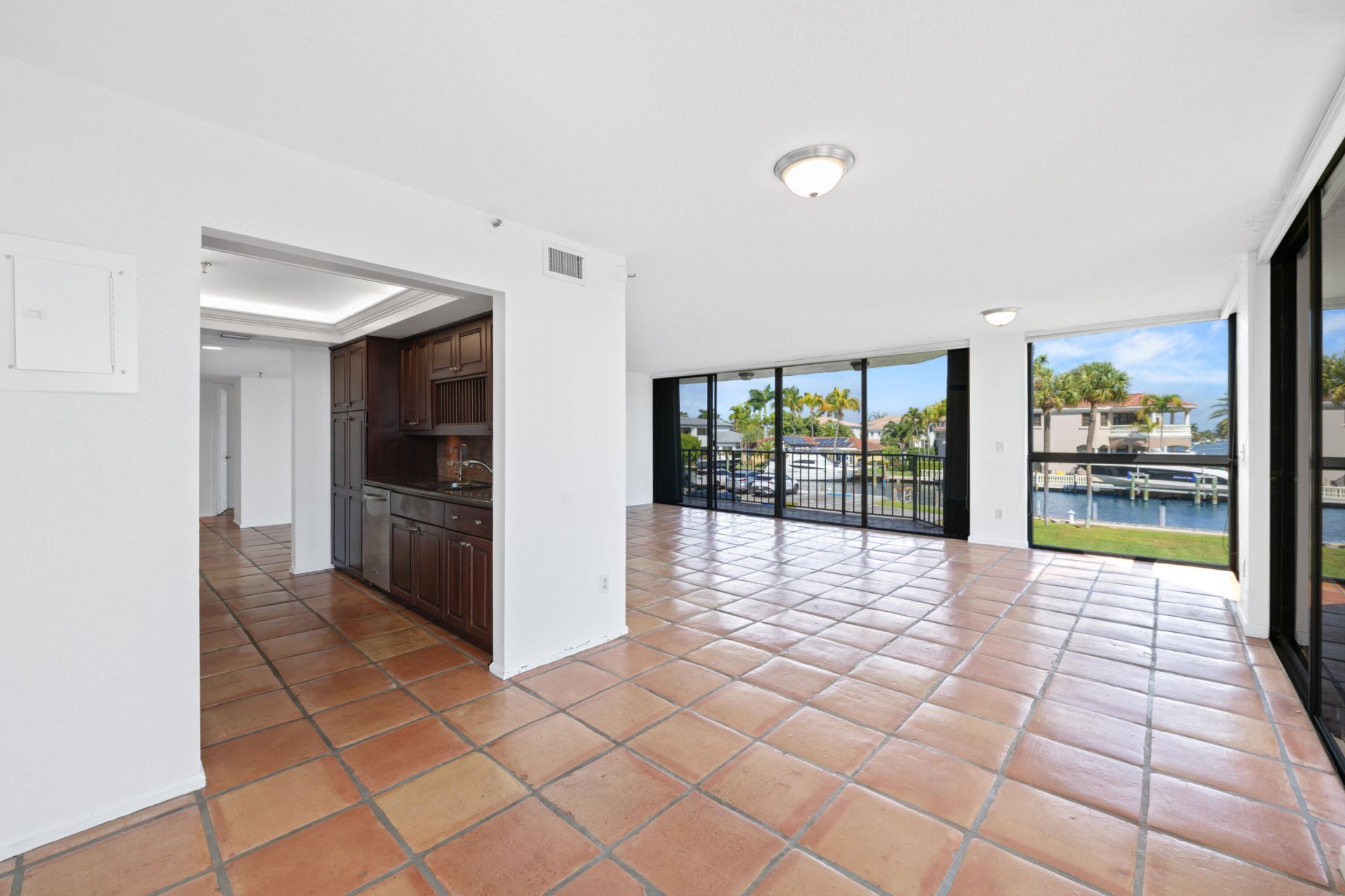 899 Jeffery Street, Unit 214, Boca Raton, FL 33487 Photo