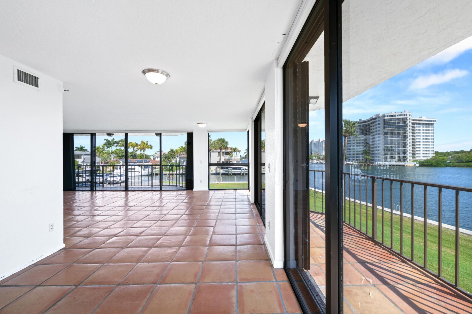 899 Jeffery Street, Unit 214, Boca Raton, FL 33487 Photo