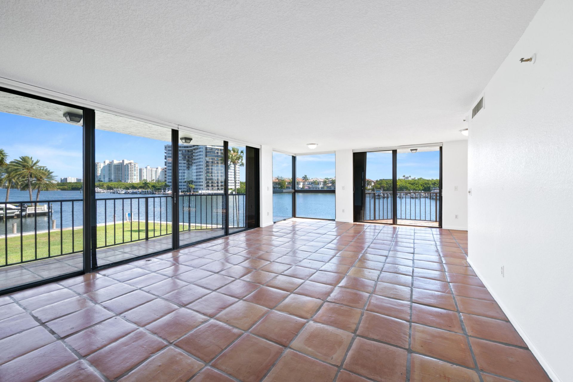 899 Jeffery Street, Unit 214, Boca Raton, FL 33487 Photo