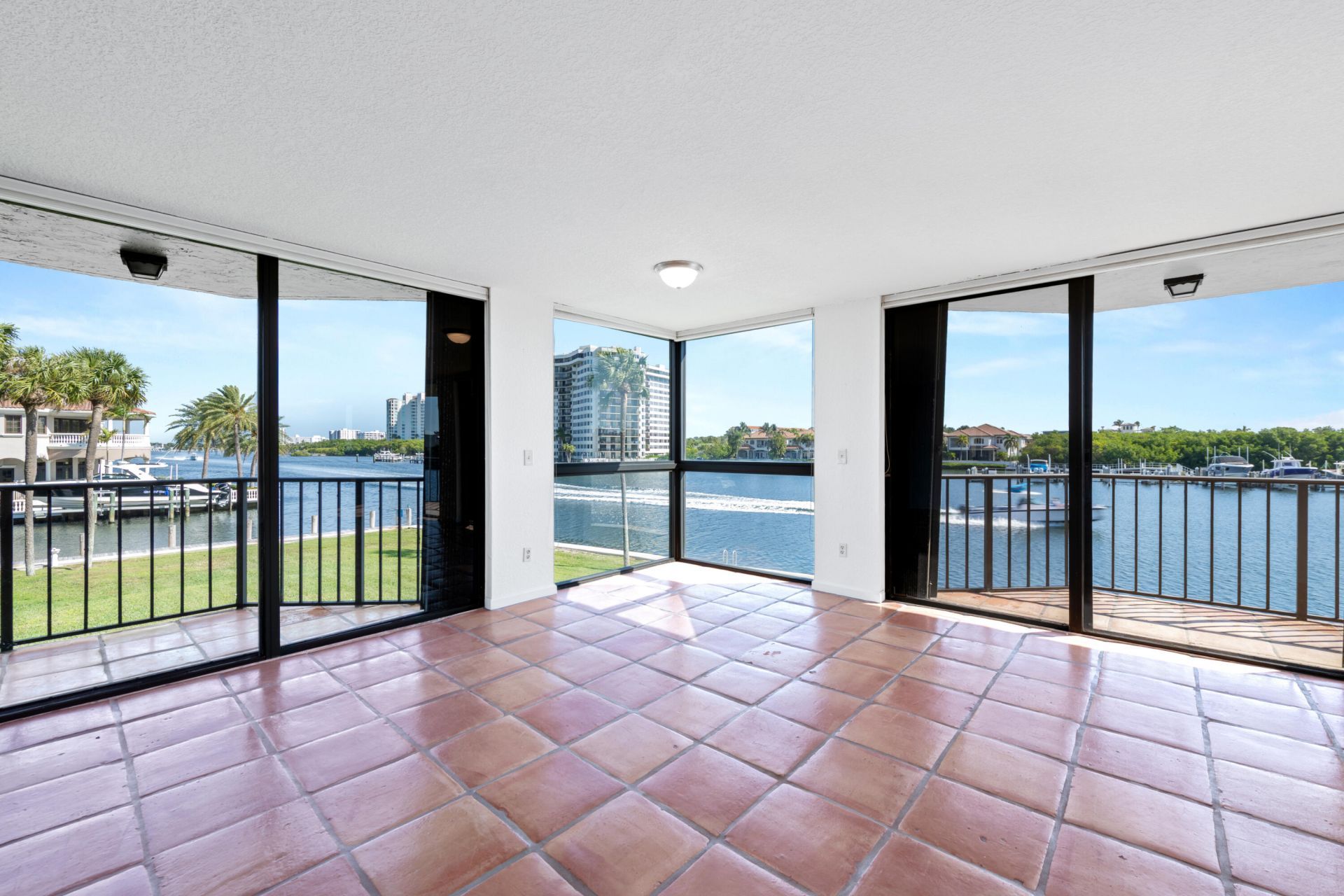 899 Jeffery Street, Unit 214, Boca Raton, FL 33487 Photo