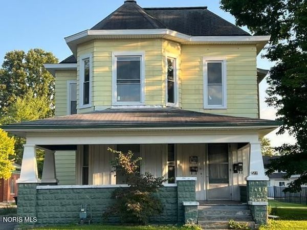 527 W Sandusky Street , Findlay, OH 45840