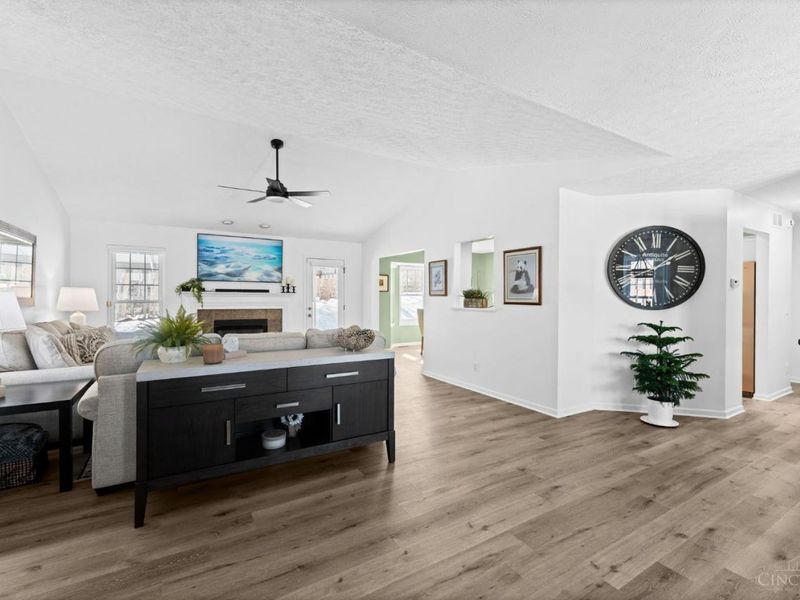 1065 Dunstan Court, Hamilton Twp, OH 45152 Photo 4