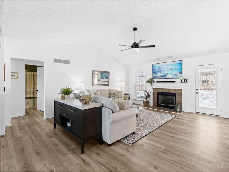 1065 Dunstan Court, Hamilton Twp, OH 45152 Photo 7