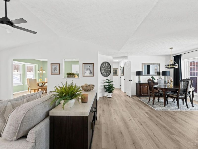 1065 Dunstan Court, Hamilton Twp, OH 45152 Photo 9