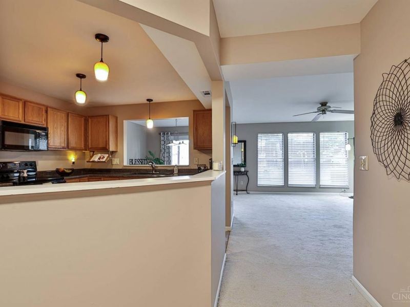 492 Mapleleaf Drive, Unit F, Union Twp, OH 45255 Photo 5