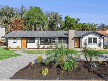 118 N GRANDVIEW STREET, MOUNT DORA, FL 32757