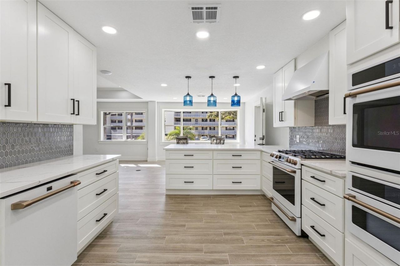 118 N Grandview Street, Mount Dora, FL 32757 Photo